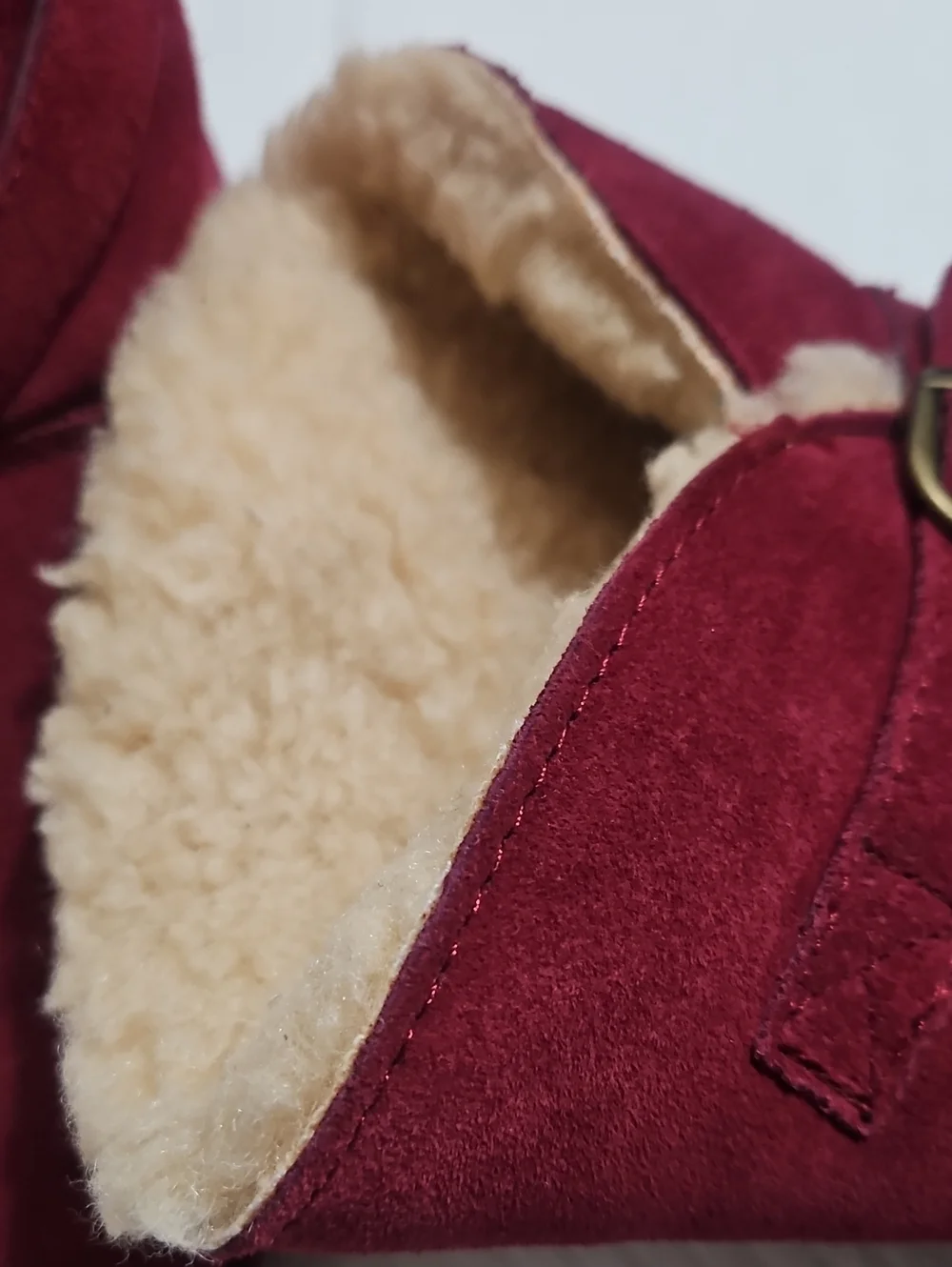 BearPaw Women's Burgundy Suede Shearling Boots Sz 8
